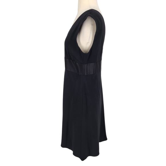 Vintage Ann Taylor Acetate Crepe Cocktail Sheath Dress LBD Black Size 10P Y2K - Picture 3 of 6